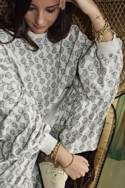 Indira Lantern Sleeve Sweatshirt Calico & Earth